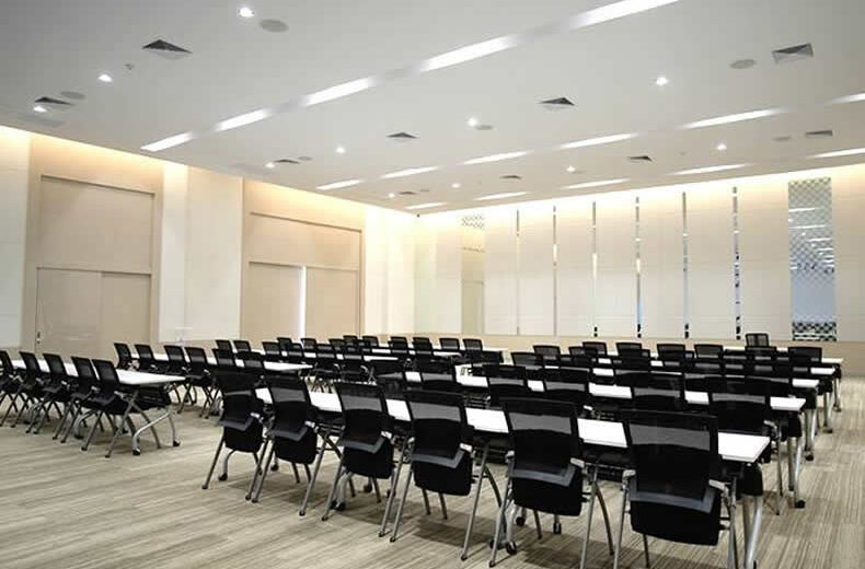 CONFERENCE-ROOM-FOR-300-PERSONS